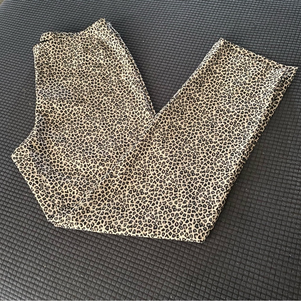 Leopard print ankle length trousers